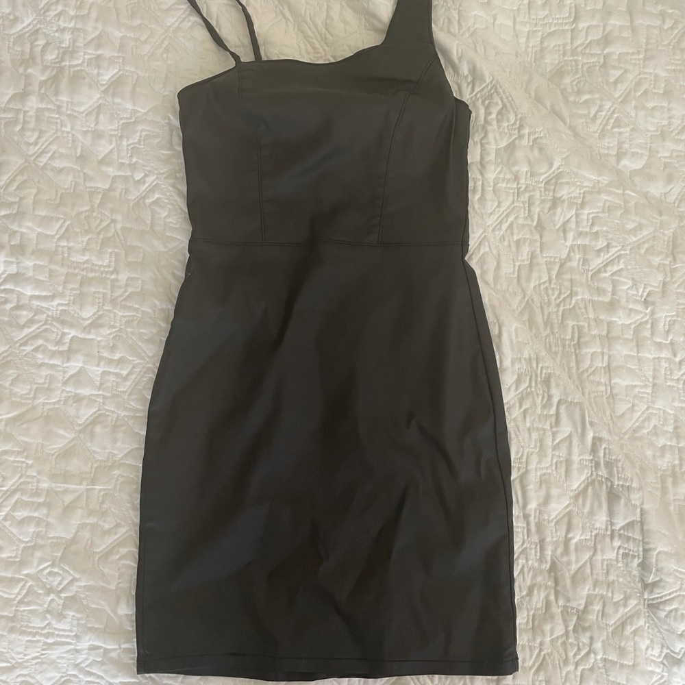 FAUX LEATHER ONE SHOULDER
